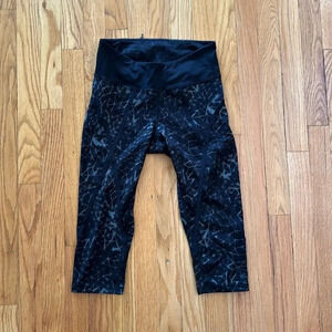 Lululemon sz 6 Run Inspire Crop pant Star Crushed Coal Black / Black great cond